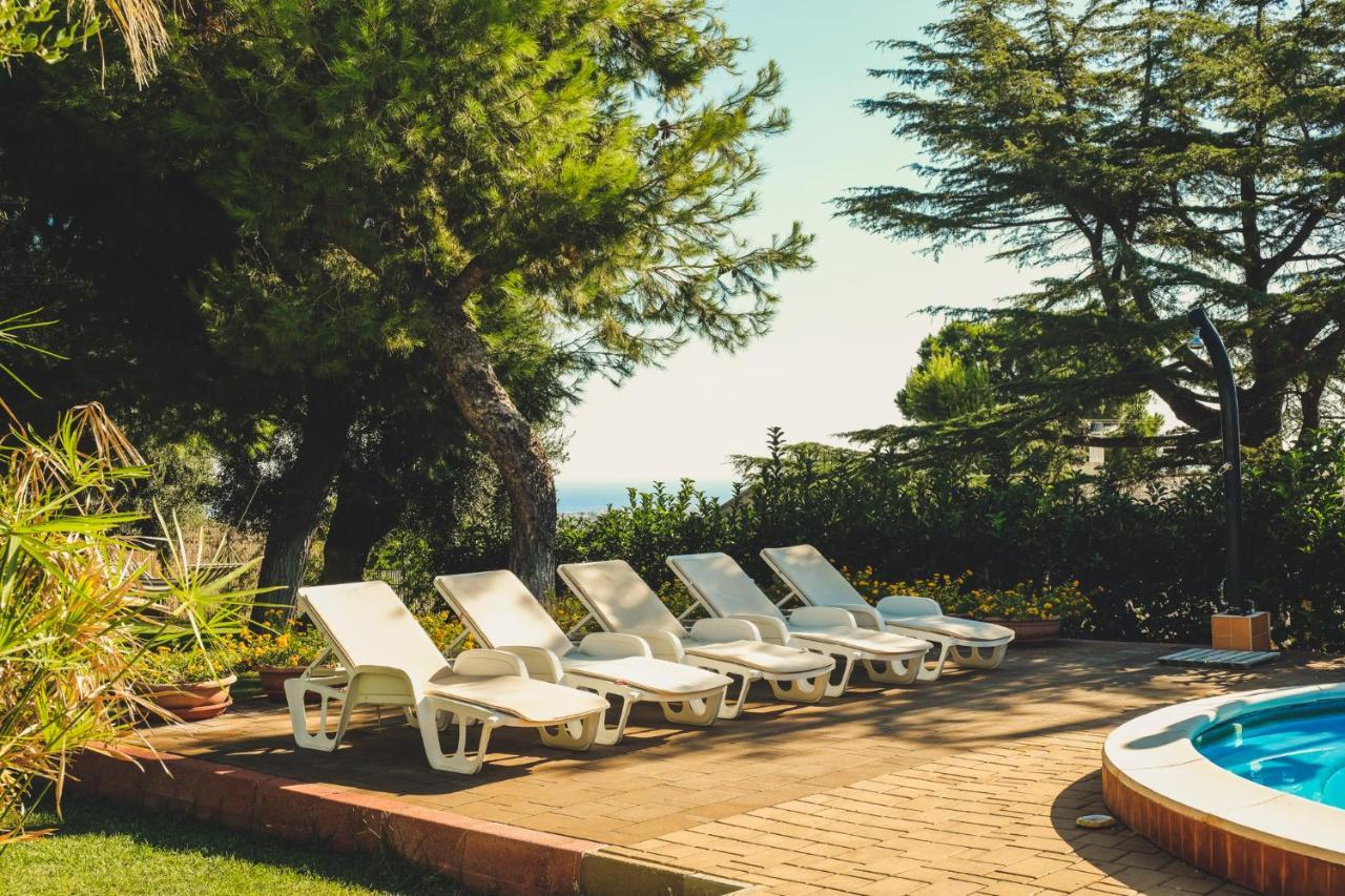 Villa Due Torri Cozzana ภายนอก รูปภาพ